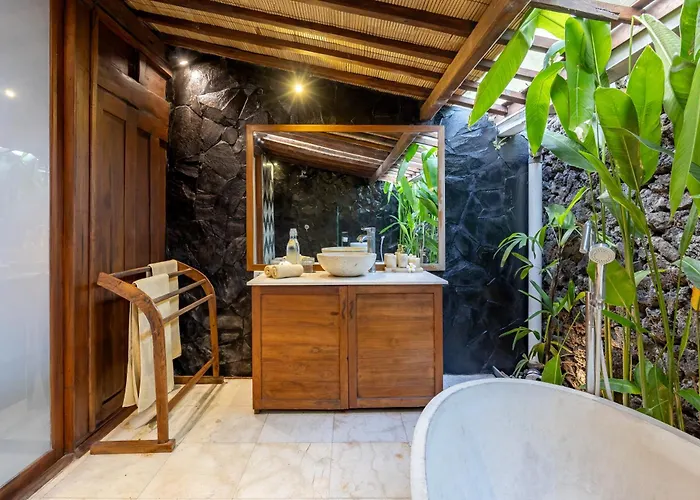 Kayu 4br By Santi Mnagement Villa *
